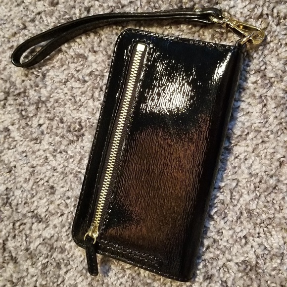 Michael Kors iPhone Wallet - Picture 3 of 3